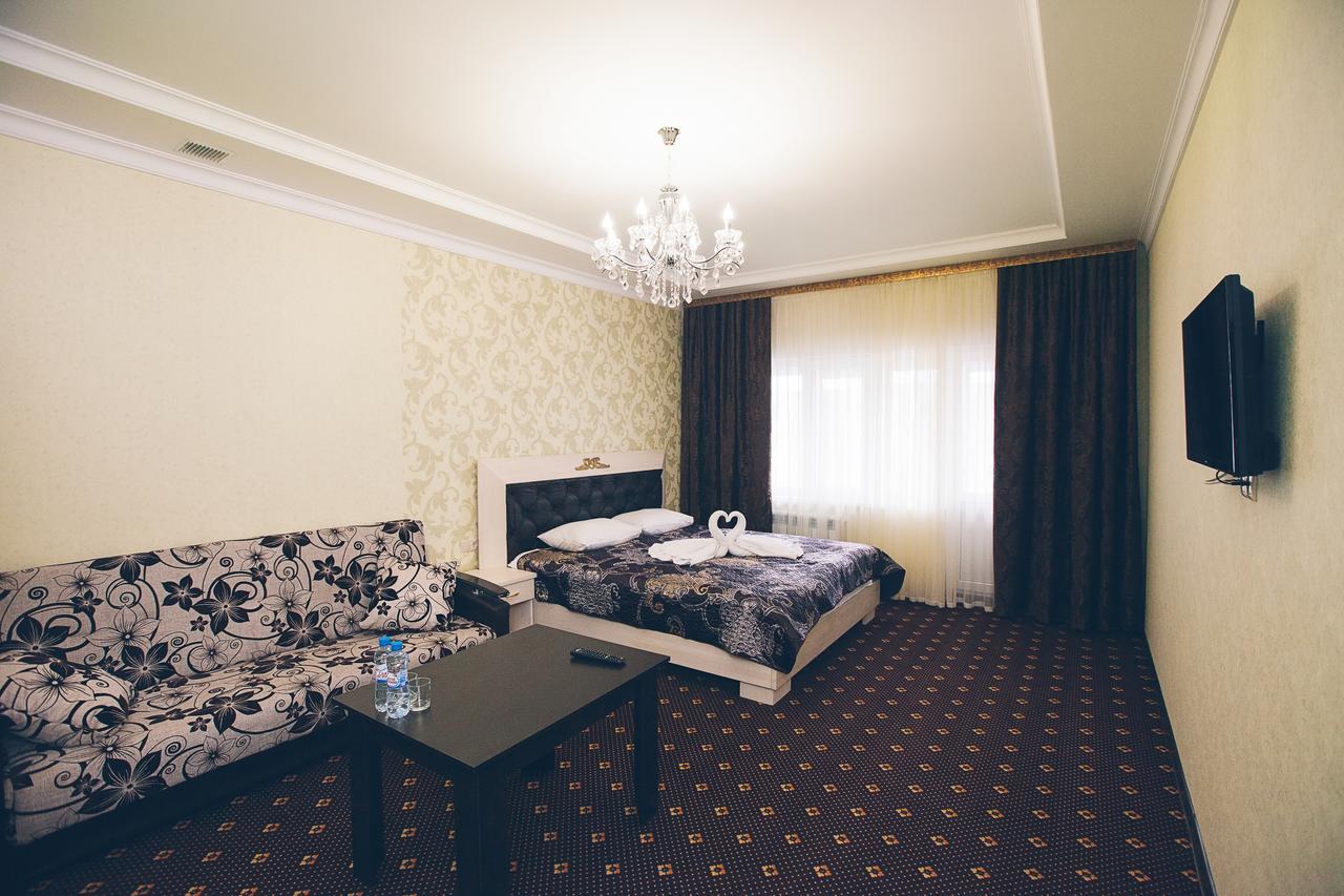 Crystal Palace Hotel Tver Ngoại thất bức ảnh